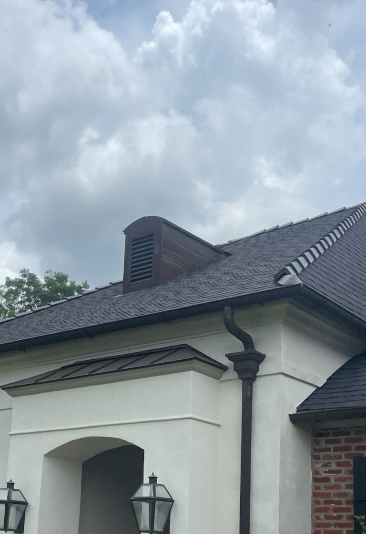 Multi-gable asphalt shingle roof replacement on Acadiana home